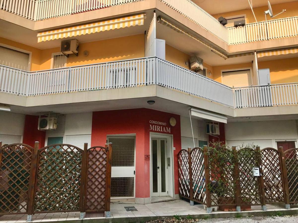 Residence Miriam 2 Bibione Buitenkant foto
